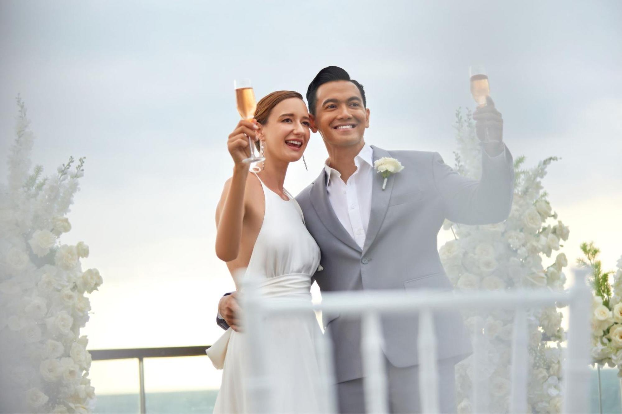 Sheraton Bali Kuta Resort Exteriér fotografie Wedding on board
