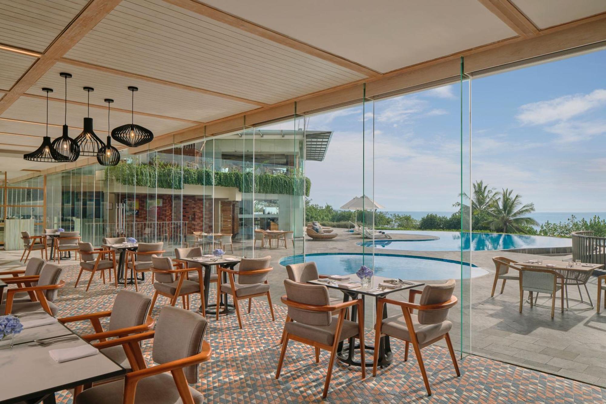 Sheraton Bali Kuta Resort Exteriér fotografie The Pool Bar