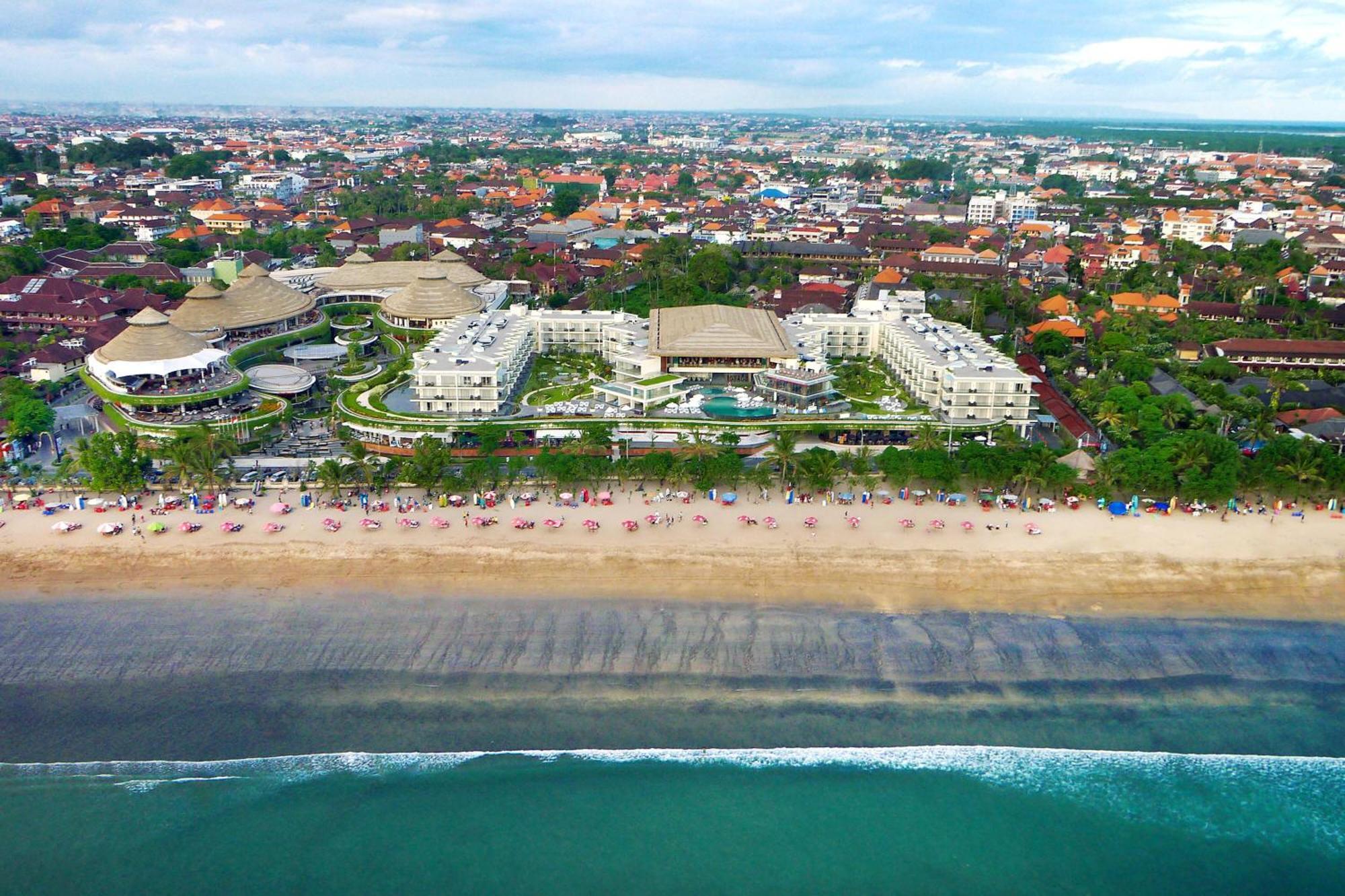 Sheraton Bali Kuta Resort Exteriér fotografie Aerial view of the resort