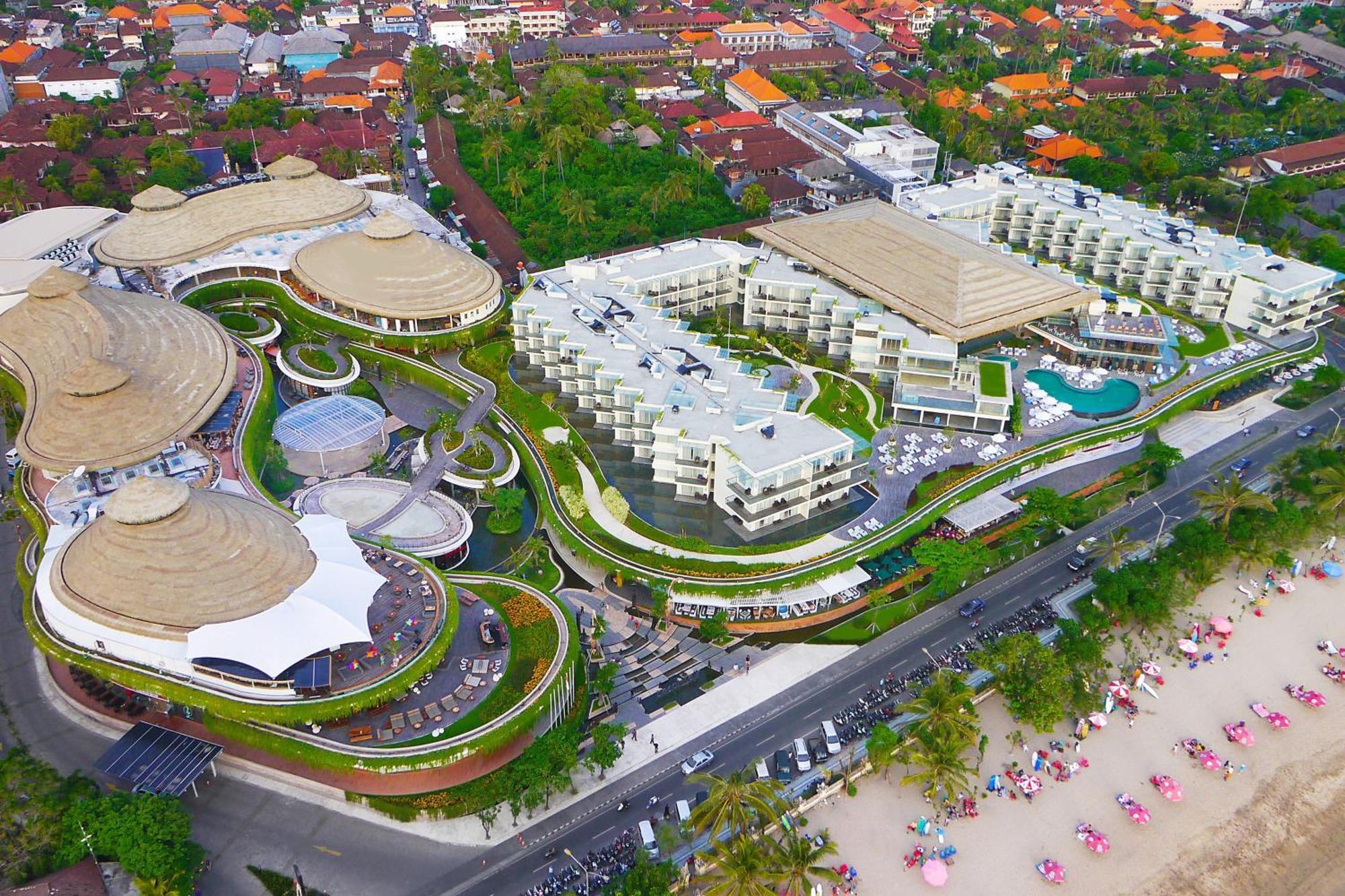 Sheraton Bali Kuta Resort Exteriér fotografie Aerial view of the resort